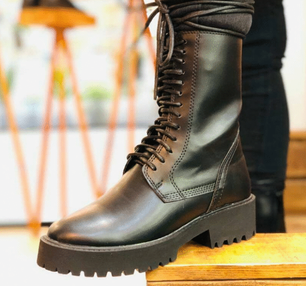 Female boots for bulk sale