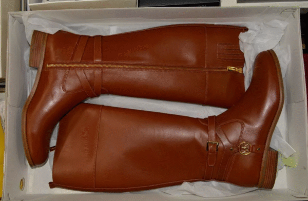 Female boots for bulk sale